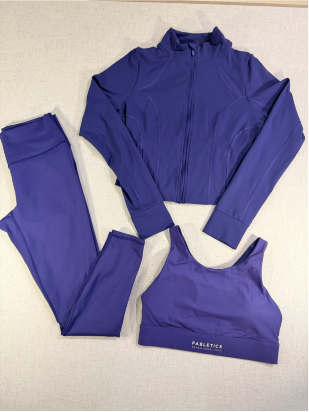 Fabletics Women’s 3-Piece Workout Set PowerHold Leggings Jacket & Sports Bra Vio